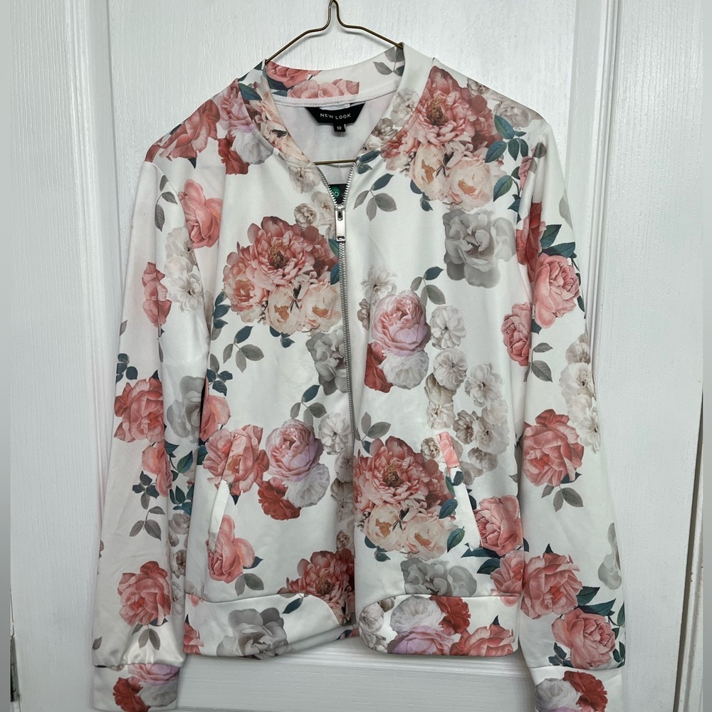 New Look Women’s Digital Floral Scuba Bomber Zip Up Jacket Size US 8.  NWT!